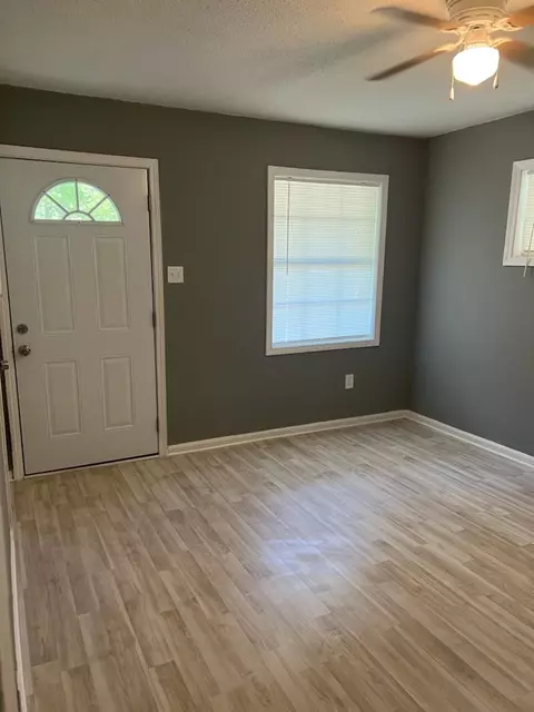 814 Archie Rd, Memphis, TN 38127