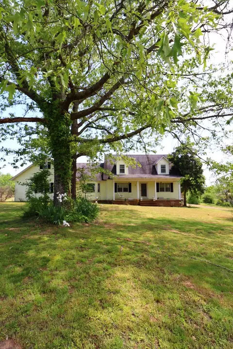 214 Jones St, Selmer, TN 38375