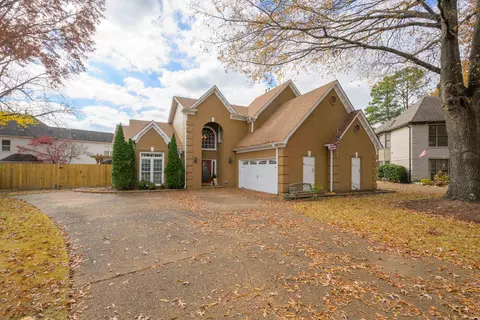 8793 Gainesway Dr, Germantown, TN 38138