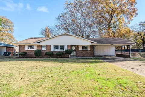 4202 Ambrose Rd, Memphis, TN 38116