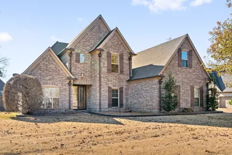 9677 Woodland Vista Dr, Cordova, TN 38018