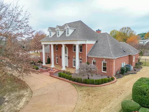 10100 W Shrewsbury Run, Collierville, TN 38017