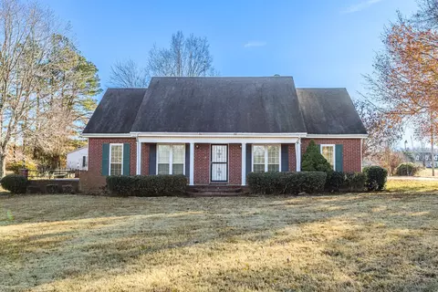 1740 Oak Grove Dr, Moscow, TN 38057