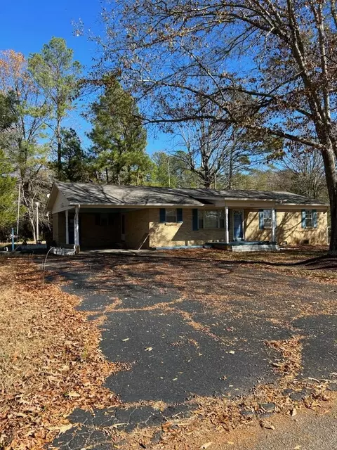 142 N Tammy Dr N, Selmer, TN 38375