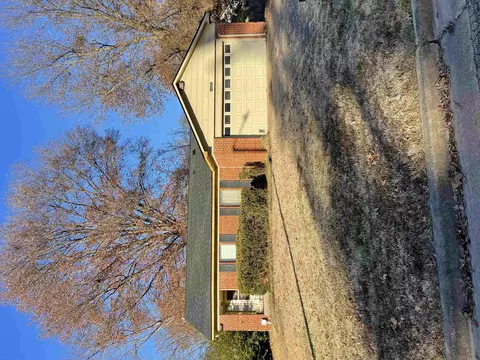 3894 Walsingham Dr, Memphis, TN 38128