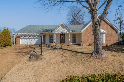 8297 River Creek Cv, Memphis, TN 38016