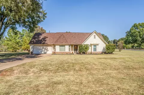 8200 Oakwood Ln, Olive Branch, MS 38654