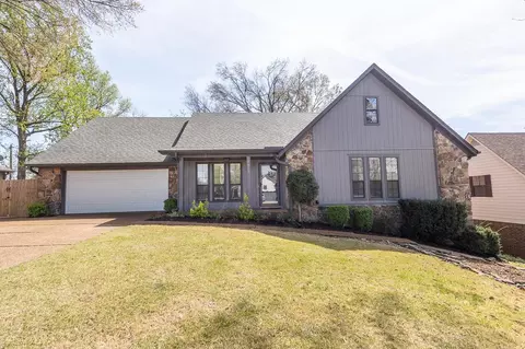 9621 Blue Spruce Dr, Lakeland, TN 38002