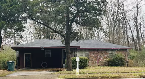 1373 Whitney Ave, Memphis, TN 38127