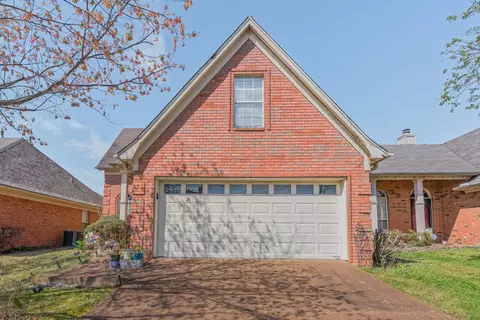 8660 N Ashley Glen Cir, Cordova, TN 38018
