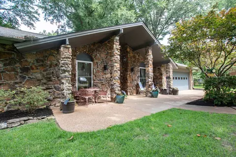 2305 Cedar Lane Cv, Germantown, TN 38138