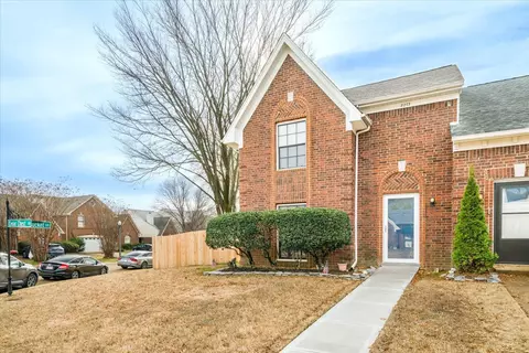 8273 Cedar Chest Dr, Memphis, TN 38016