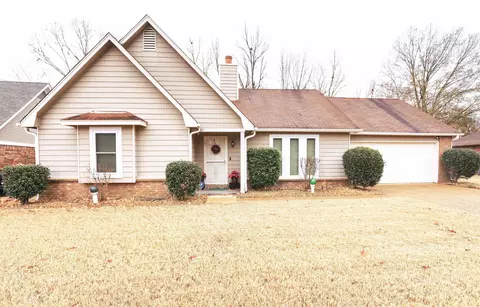 7021 Apple Creek Dr, Memphis, TN 38125