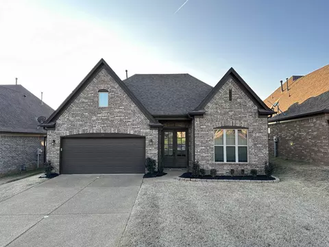 40 Briar Hollow Ln, Oakland, TN 38060