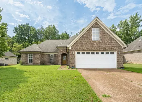 2721 Cherry Tree Dr, Southaven, MS 38672