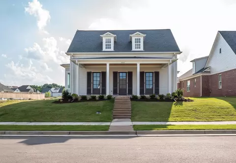 2085 N Greenbrier Lakes Blvd, Piperton, TN 38017