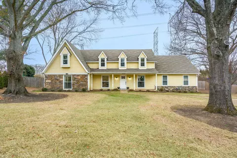 7064 Woodridge Ln, Germantown, TN 38138