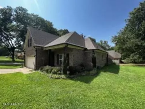 4620 Big Horn Dr, Nesbit, MS 38651