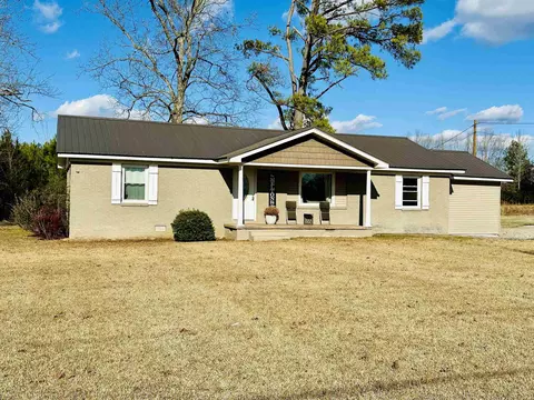 4922 57 Hwy E, Michie, TN 38357