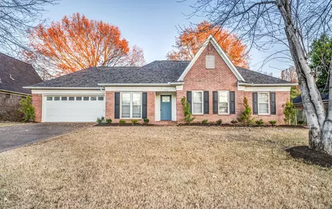 700 Ridge Fall Dr, Memphis, TN 38018
