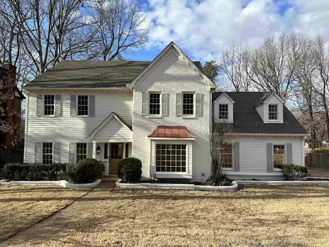 8302 Heatherglen Dr, Germantown, TN 38138