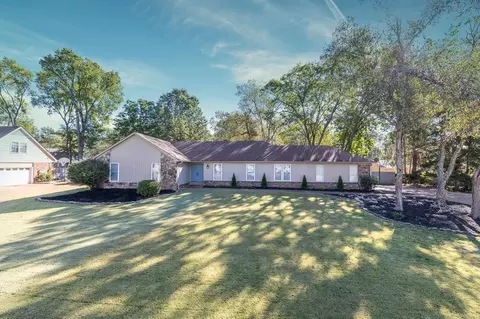 2916 Farindon Cv, Germantown, TN 38138