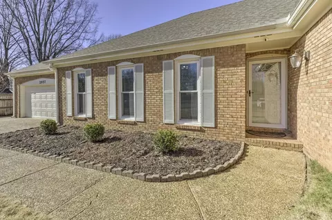 2957 Holly Heath Cv, Germantown, TN 38138