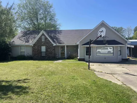 6741 Camp John Rd, Millington, TN 38053