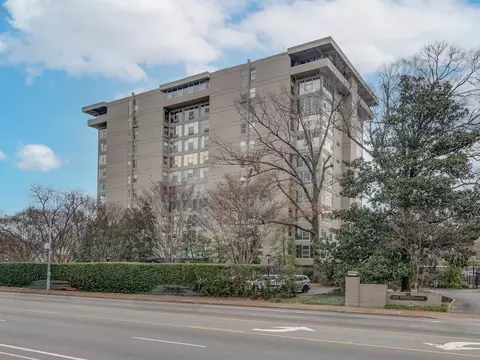 232 S Highland St #908, Memphis, TN 38111