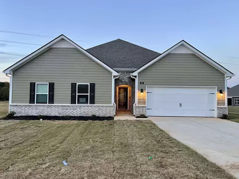 60 Robinwood Ln, Oakland, TN 38060
