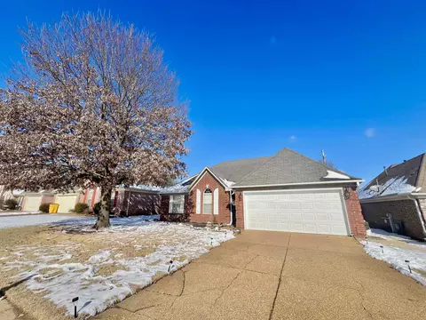6982 Luxor Ln, Cordova, TN 38018