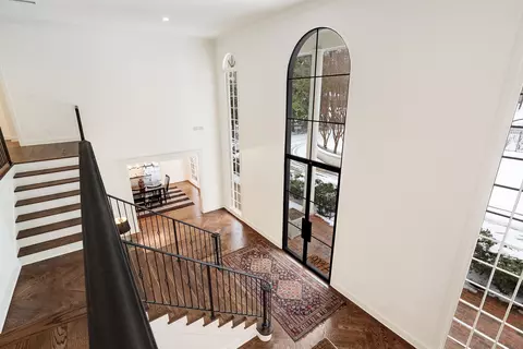 379 Sweetbrier Rd, Memphis, TN 38120