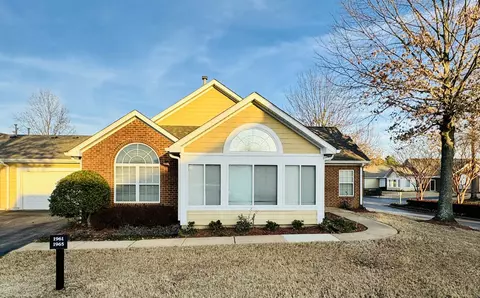 1965 Appling Oaks Cir #31, Cordova, TN 38016