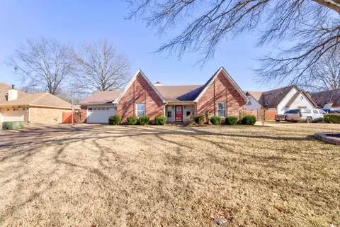 8210 Walnut Creek Rd, Cordova, TN 38018