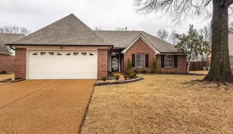 6490 Stone Lake Dr, Bartlett, TN 38135
