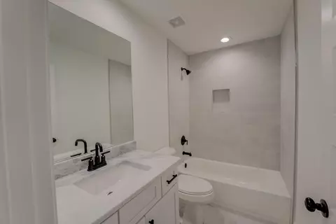 Bath - 489 S Shea Rd, Collierville, TN 38017 photo 5 of 5