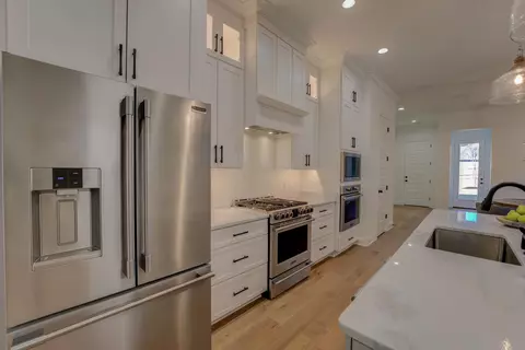 Kitchen - 489 S Shea Rd, Collierville, TN 38017 photo 2 of 5