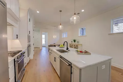 Kitchen - 489 S Shea Rd, Collierville, TN 38017 photo 3 of 5