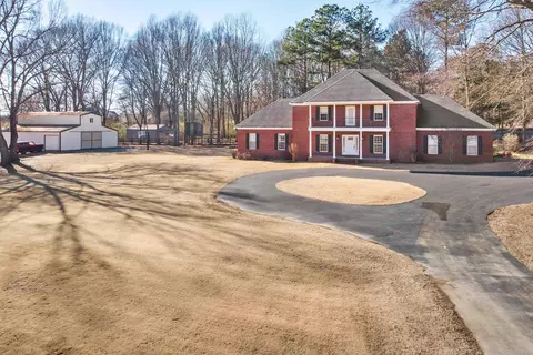 675 Cotton Creek Dr, Collierville, TN 38017