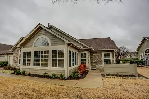 1690 W Southfield Cir, Cordova, TN 38016