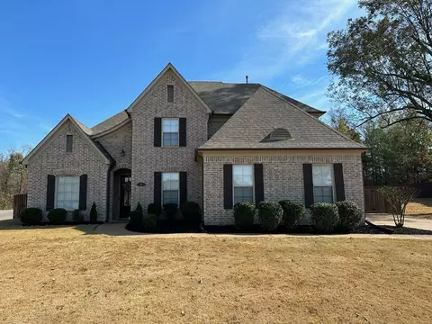 15 Woodmark Cv, Oakland, TN 38060