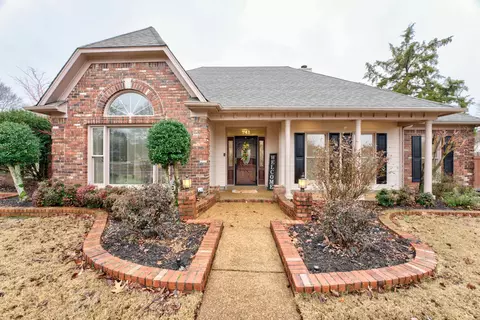 741 Lake Meadow Dr, Collierville, TN 38017