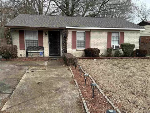 3700 Parakeet Rd, Memphis, TN 38109