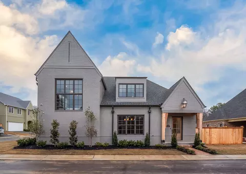 5034 Henry Heights Dr, Memphis, TN 38117