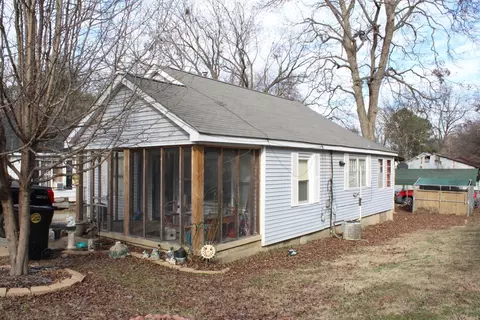 1730 Countryman St, Dyersburg, TN 38024