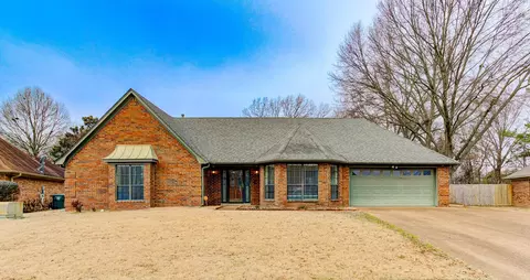 8260 Clinton Way Ln, Memphis, TN 38018