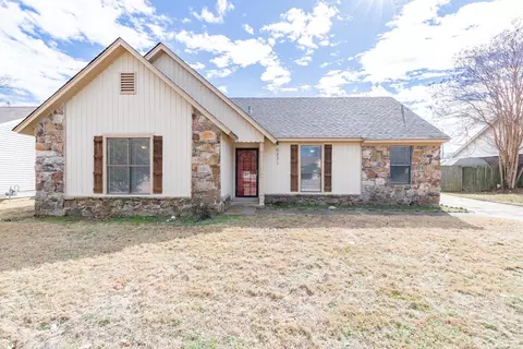 6831 Silver Hill Ln, Bartlett, TN 38135