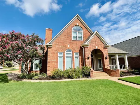 1356 E Rain Lake Ln, Collierville, TN 38017