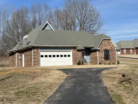 62 Comanche Dr, Millington, TN 38053