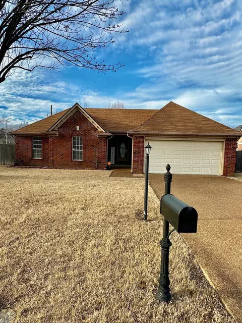 7794 Meadow Vale Dr, Memphis, TN 38125
